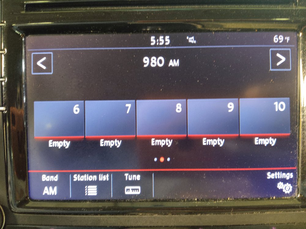 Used 2018 Volkswagen Passat 2.0T S FWD image 25