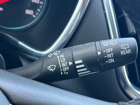 Used 2023 Chevrolet Equinox LT FWD image 34