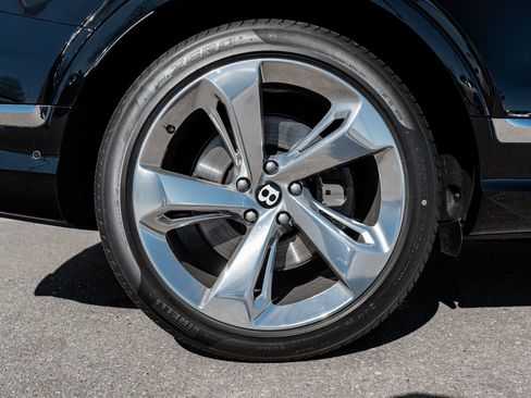 Certified 2024 Bentley Bentayga Extended Wheelbase AWD/4WD image 15