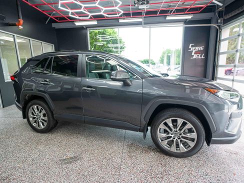 Used 2019 Toyota RAV4 Limited w/ All Weather Liner Package AWD/4WD image 5