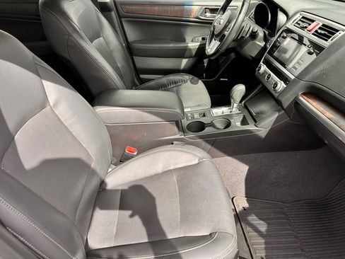 Used 2016 Subaru Outback 2.5i Limited AWD/4WD image 10