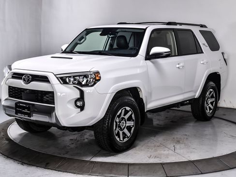 Used 2024 Toyota 4Runner TRD Off-Road Premium w/ Off Road Premium Plus Package AWD/4WD image 2