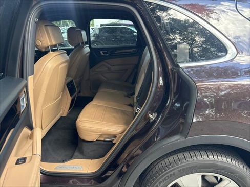 Used 2019 Porsche Cayenne AWD/4WD image 16