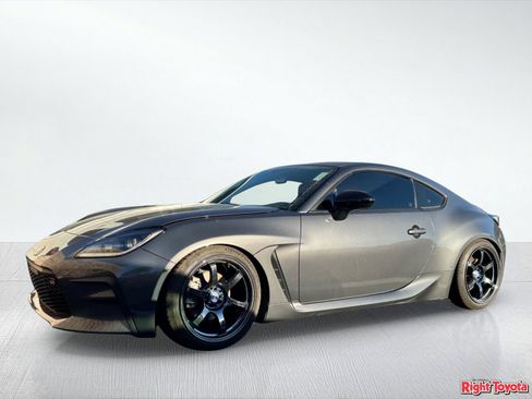 Used 2022 Toyota GR86 RWD image 2