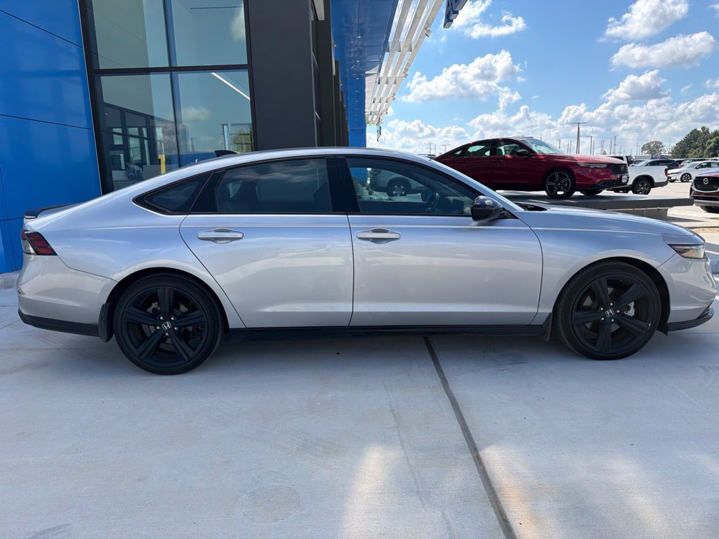 Used 2025 Honda Accord Sport image 4