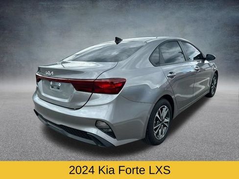 Used 2024 Kia Forte LXS FWD image 3