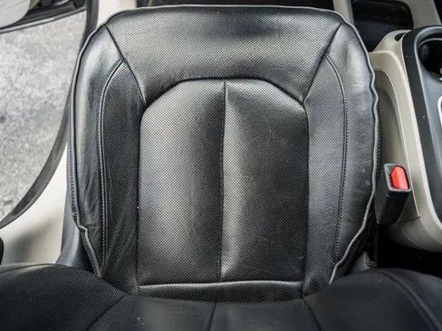 Certified 2019 Chrysler Pacifica Limited FWD image 34