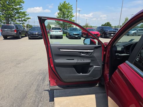 Used 2024 Honda CR-V EX image 11