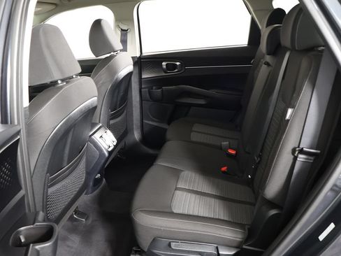Used 2024 Kia Sorento LX FWD image 31
