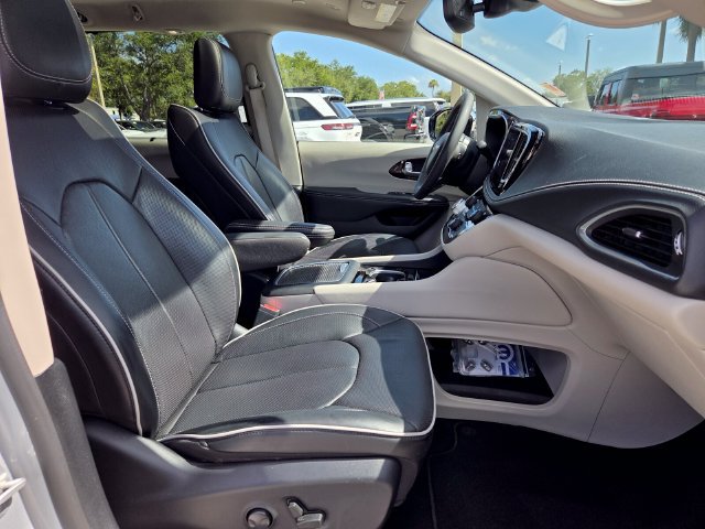 Used 2023 Chrysler Pacifica Limited FWD image 20