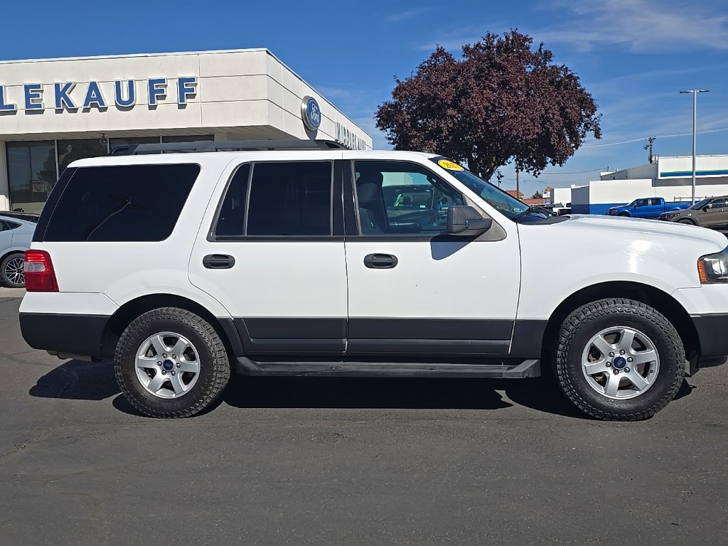 Used 2017 Ford Expedition XL w/ Equipment Group 101A AWD/4WD image 2