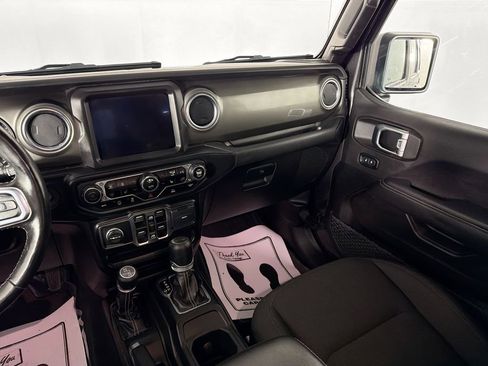 Used 2023 Jeep Wrangler Unlimited Sahara w/ Cold Weather Group AWD/4WD image 23
