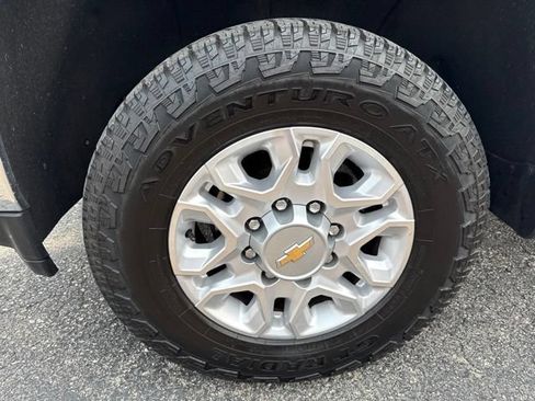 Used 2022 Chevrolet Silverado 2500 LT w/ Fleet Comfort Package AWD/4WD image 11