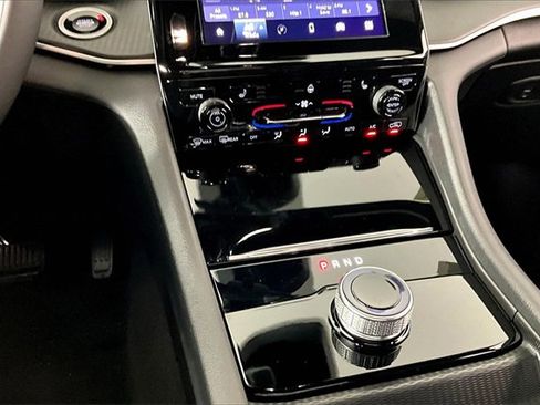 New 2025 Jeep Grand Cherokee Altitude image 7