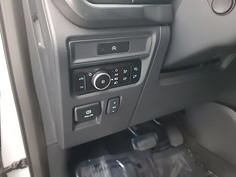 Used 2025 Ford F150 Raptor AWD/4WD image 25