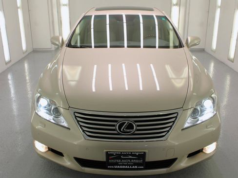 Used 2012 Lexus LS 460 w/ Luxury Value Edition RWD image 3