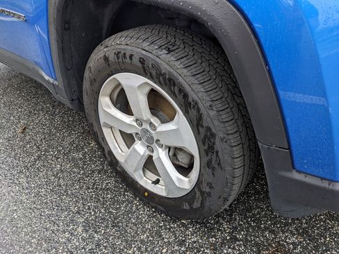 Used 2018 Jeep Compass Latitude w/ Popular Equipment Group image 17