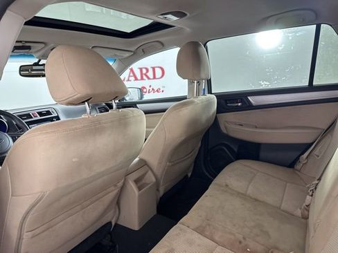 Used 2015 Subaru Outback 2.5i Premium image 14