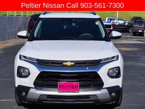 Used 2023 Chevrolet TrailBlazer LT FWD image 2