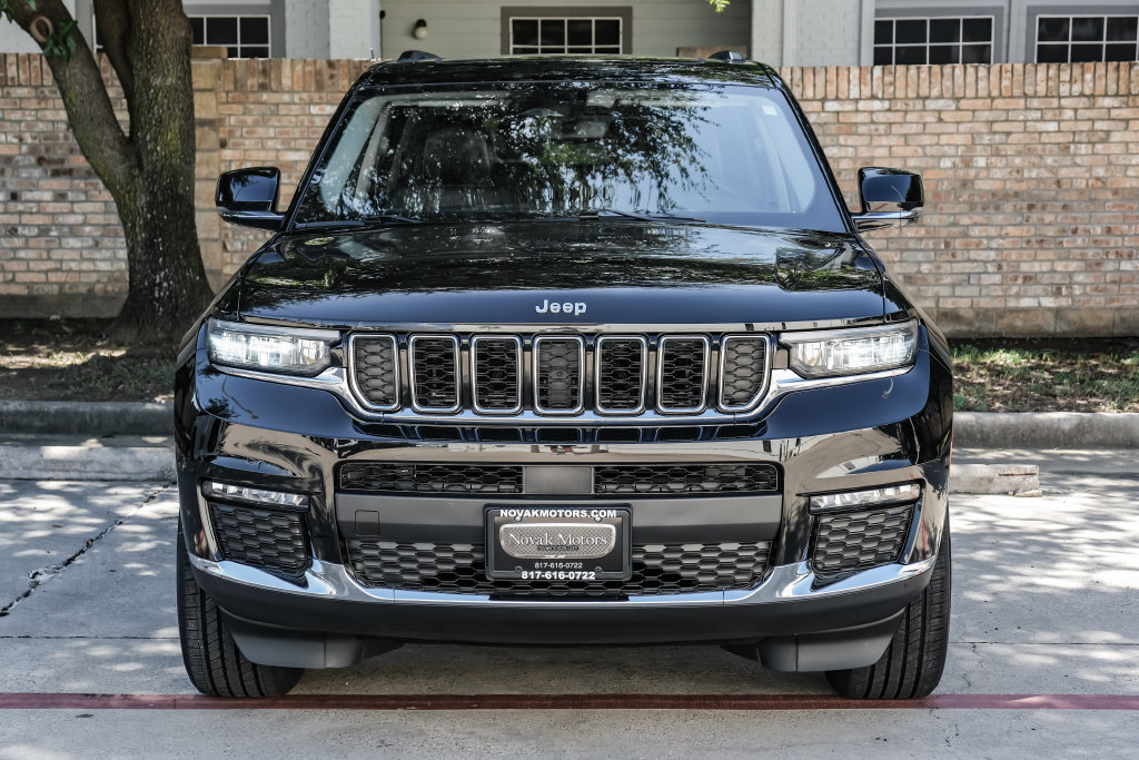 Used 2023 Jeep Grand Cherokee L Limited AWD/4WD image 11
