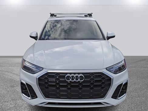 Certified 2024 Audi Q5 e Premium w/ Convenience Package image 2