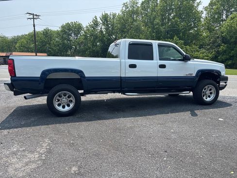 Used 2005 Chevrolet Silverado 2500 LT w/ Heavy-Duty Power Package image 11