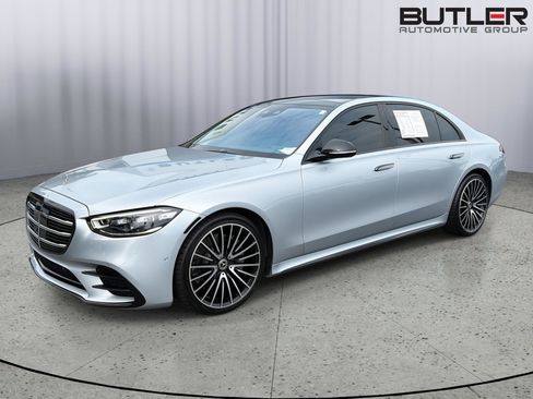 Used 2022 Mercedes-Benz S 580 4MATIC Sedan image 1