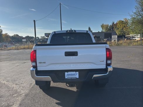 Used 2018 Toyota Tacoma SR5 image 34