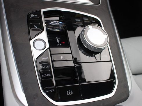 Used 2026 BMW X5 sDrive40i RWD image 16