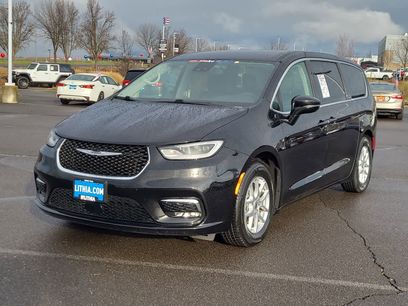 Certified 2024 Chrysler Pacifica Touring-L