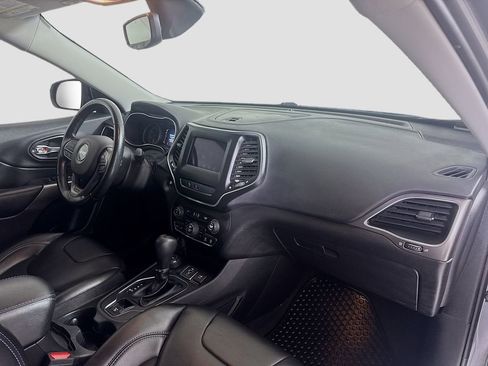 Used 2020 Jeep Cherokee Latitude Plus w/ Comfort/Convenience Group image 27