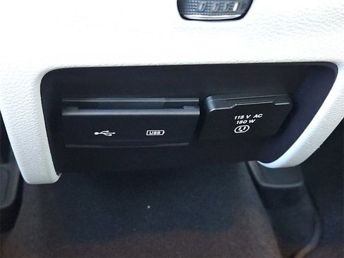 Used 2019 Jeep Cherokee Limited image 21