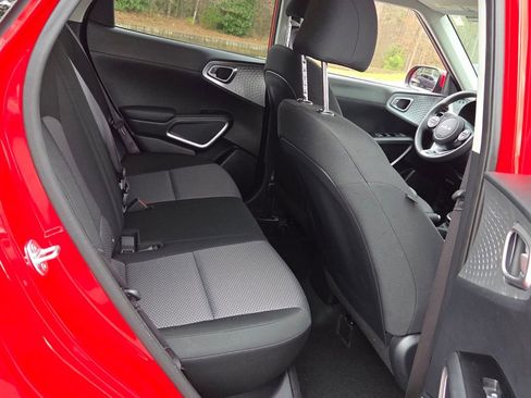 Used 2025 Kia Soul LX w/ LX Technology Package image 14