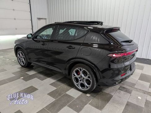 Used 2024 Alfa Romeo Tonale Veloce AWD/4WD image 2