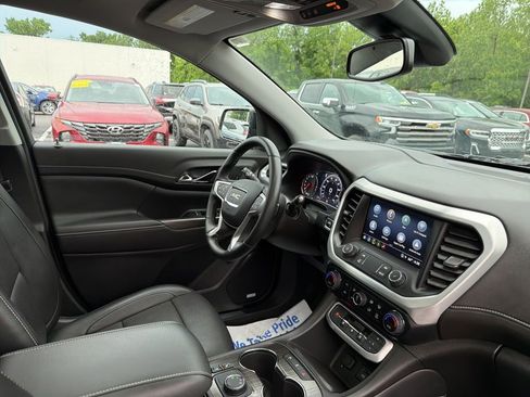 Used 2023 GMC Acadia SLT w/ GMC Pro Grade Package AWD/4WD image 16