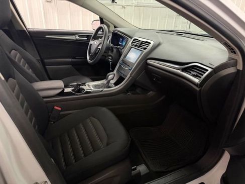 Used 2014 Ford Fusion SE image 22