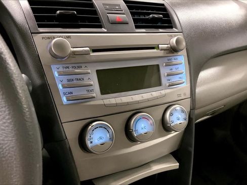 Used 2011 Toyota Camry LE w/ LE Extra-Value Pkg FWD image 26
