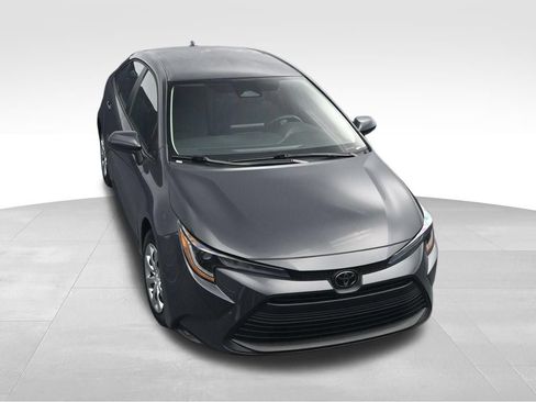 Used 2025 Toyota Corolla LE w/ Convenience Package FWD image 34