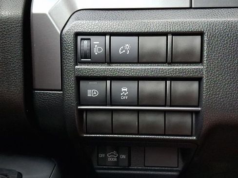 Certified 2025 Toyota Tacoma SR5 AWD/4WD image 25