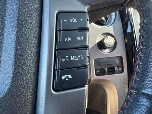 Used 2013 Ford F150 Limited image 18