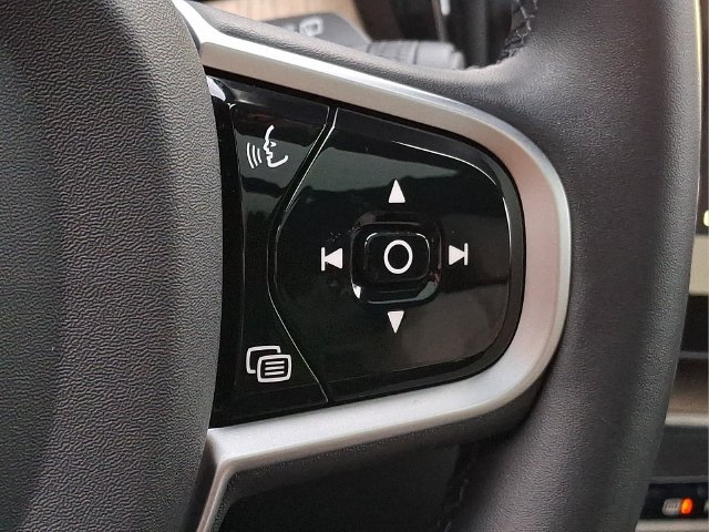 Certified 2026 Volvo XC60 B5 Plus AWD/4WD image 18