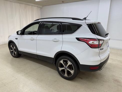 Used 2018 Ford Escape SEL FWD image 3