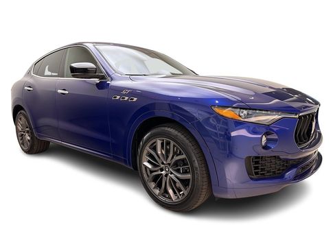 Used 2024 Maserati Levante GT Ultima image 3