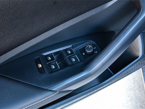 Used 2024 Volkswagen Jetta SE image 13