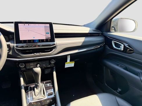 New 2026 Jeep Compass Limited w/ Sun, Sound & Navigation Group AWD/4WD image 26