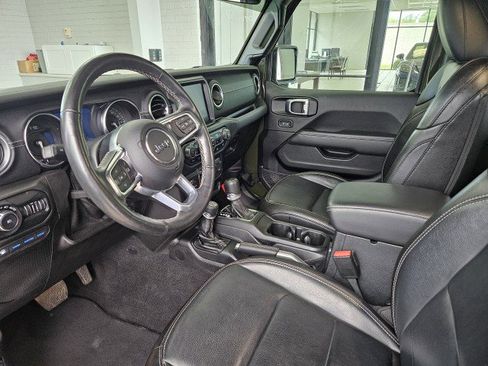 Used 2021 Jeep Wrangler Unlimited Sahara w/ Cold Weather Group AWD/4WD image 8