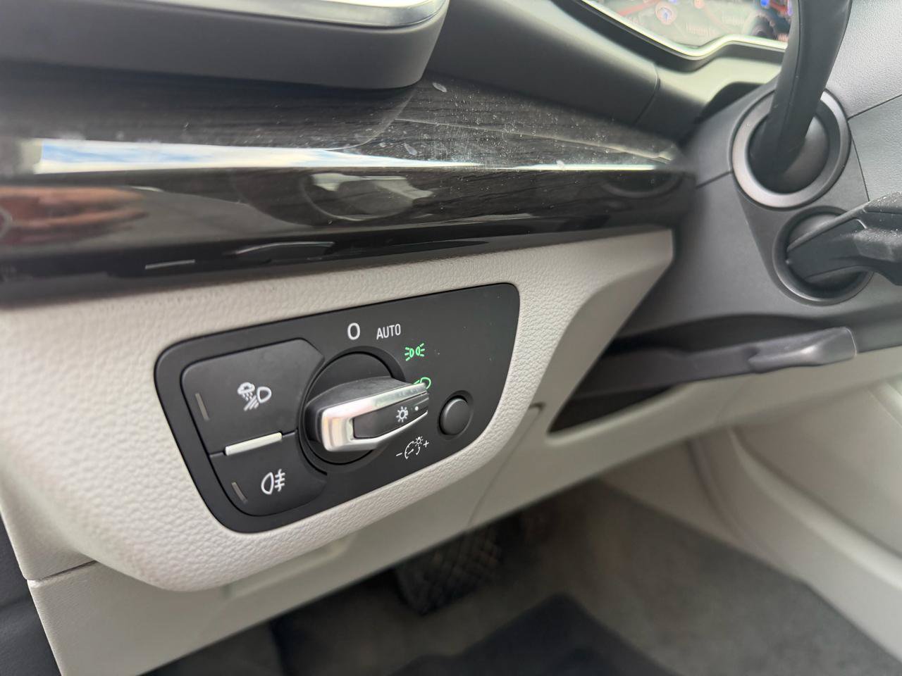 Used 2020 Audi Q5 e Premium Plus AWD/4WD image 20