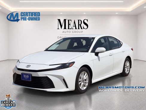 Used 2025 Toyota Camry LE FWD image 1