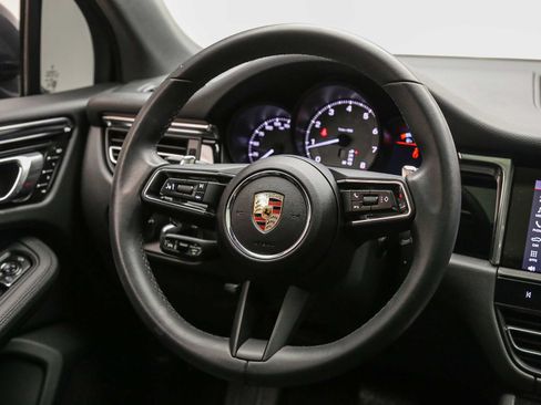 Certified 2025 Porsche Macan S AWD/4WD image 19