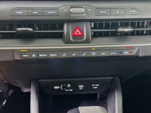 Used 2025 Kia K4 LXS image 24